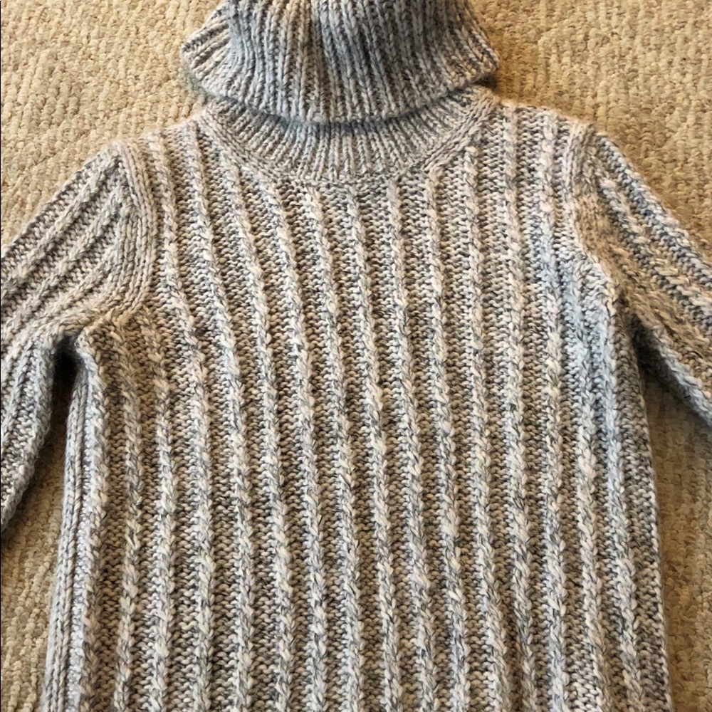 Gray banana republic sweater
